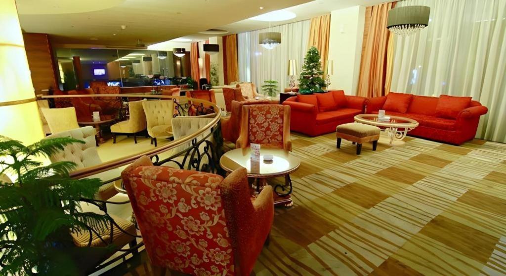 Grand Basko Hotel Padang  Exteriör bild